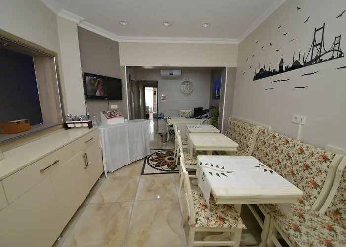 Ottomarin Old מלון