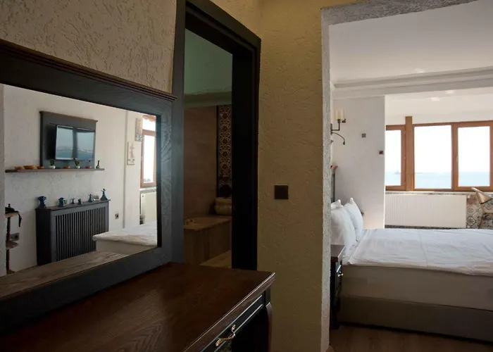 Ottomarin Old מלון 3*